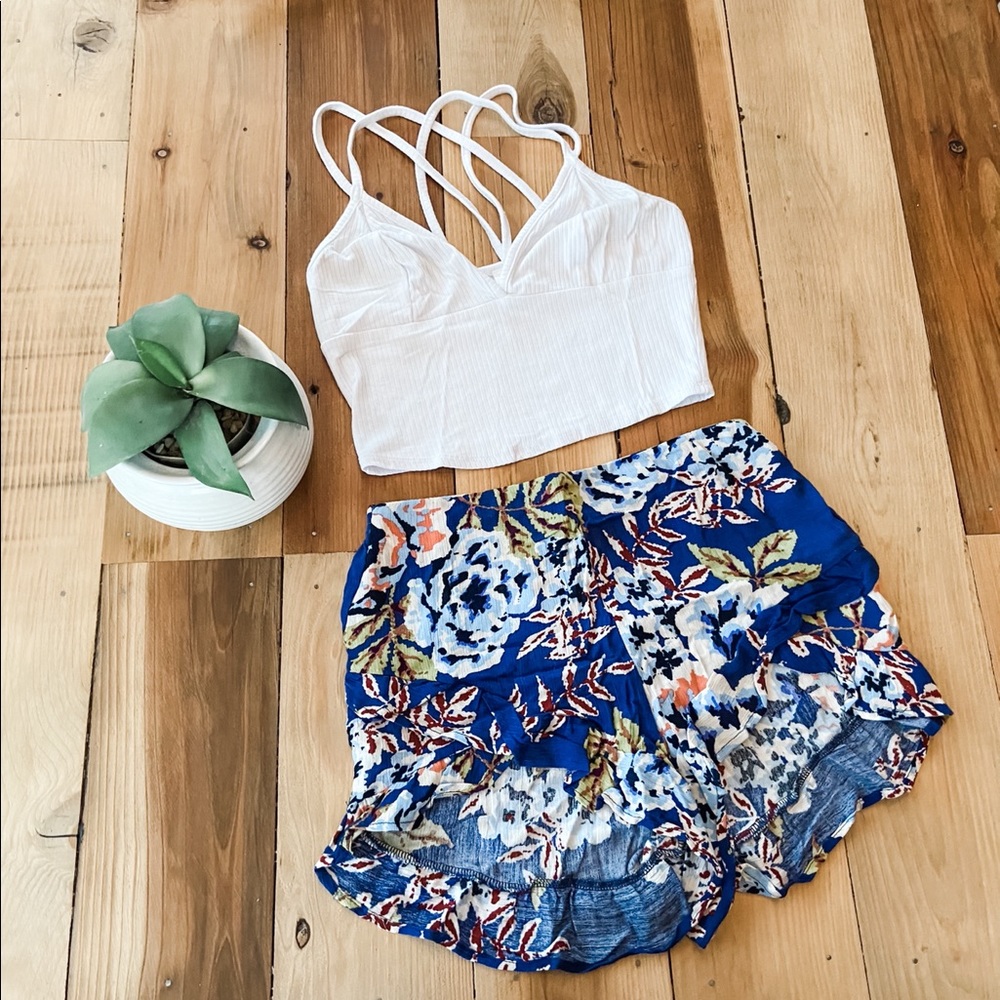 Sky and Sparrow blue floral shorts
